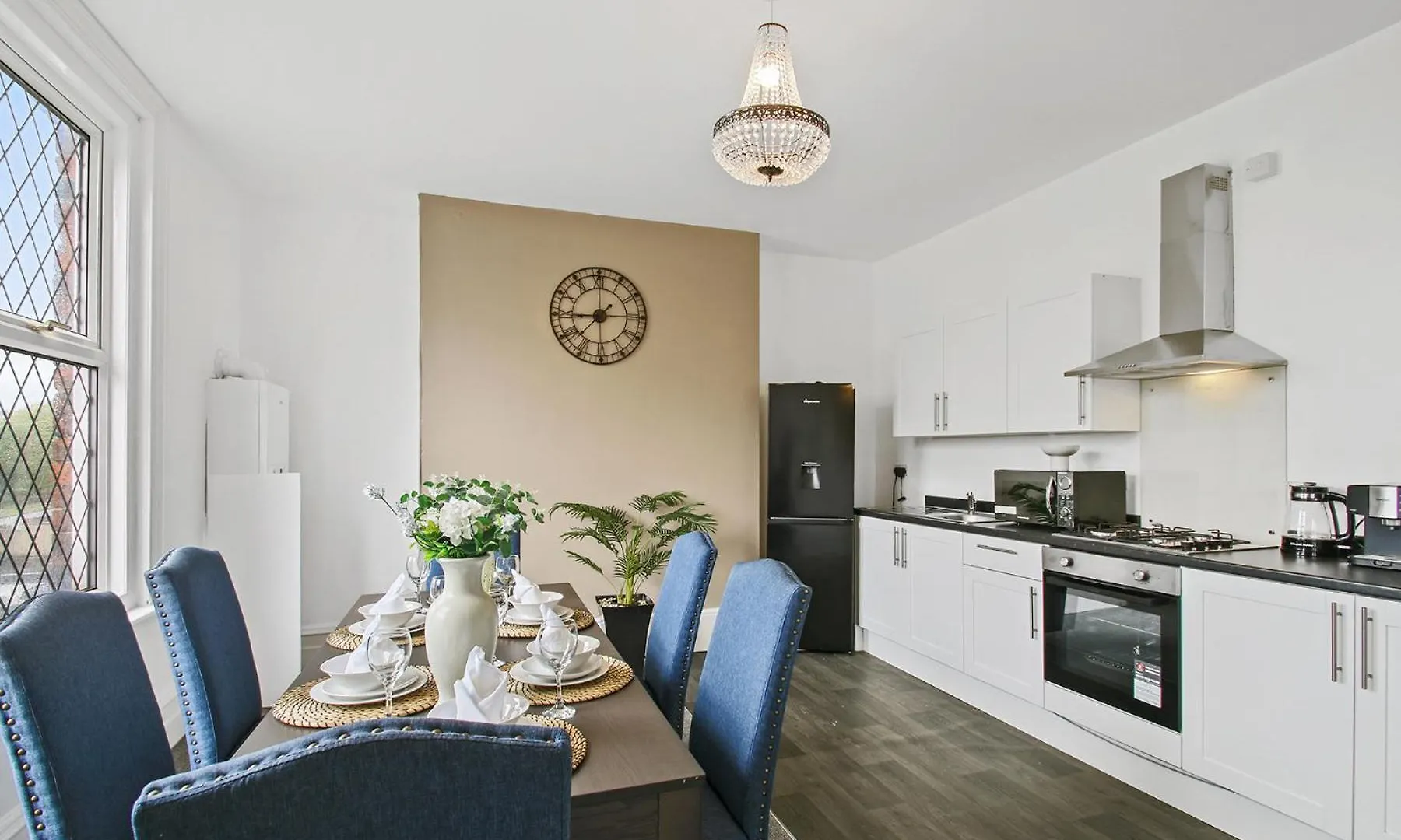Home In Woodhouse, Leeds Leeds