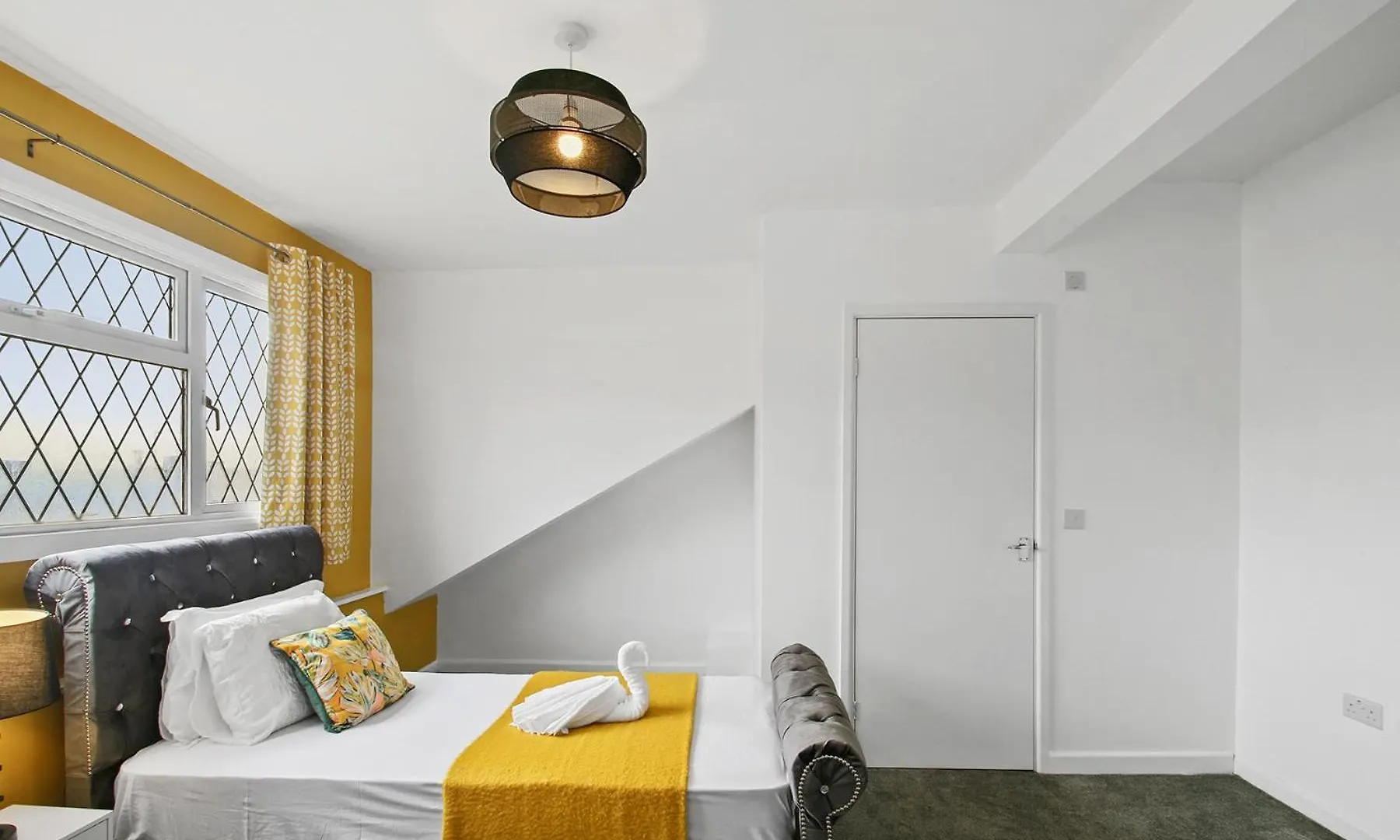 Home In Woodhouse, Leeds Leeds