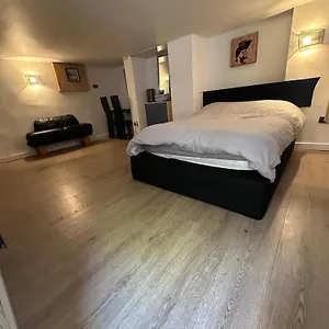 Budget Apartment