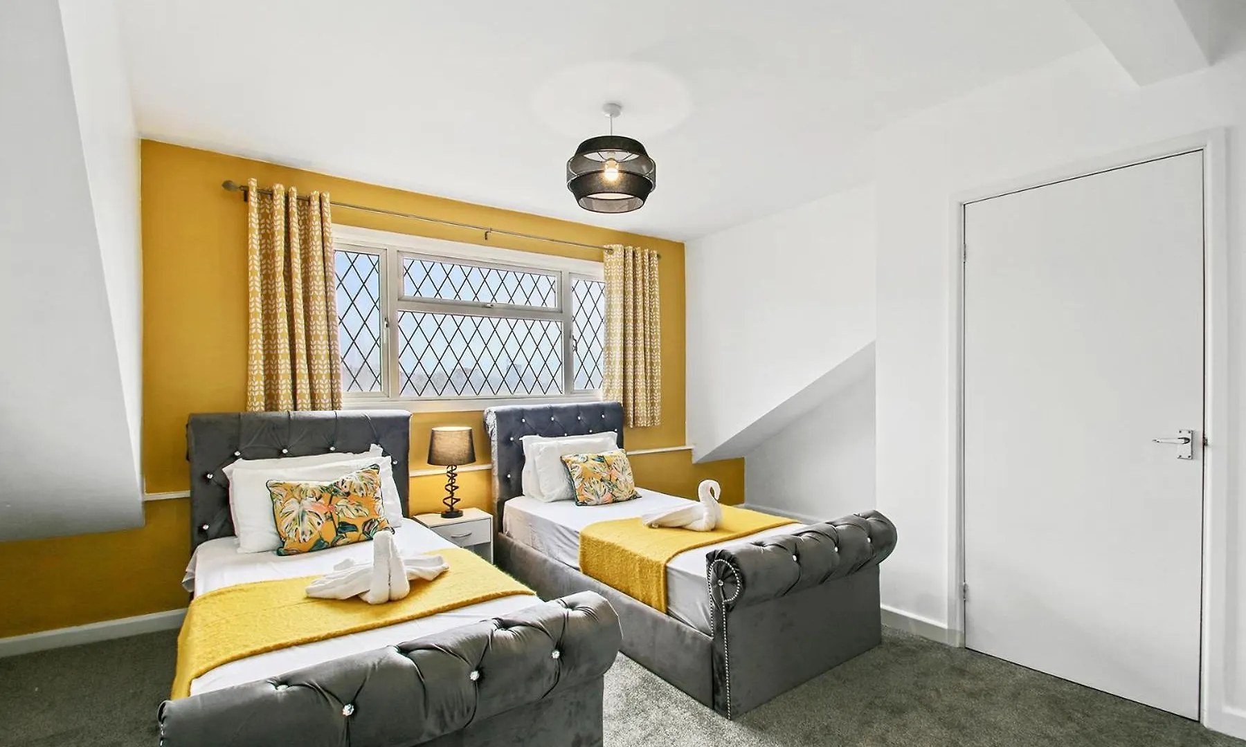 ليدز Home In Woodhouse, Leeds بيت للعطل