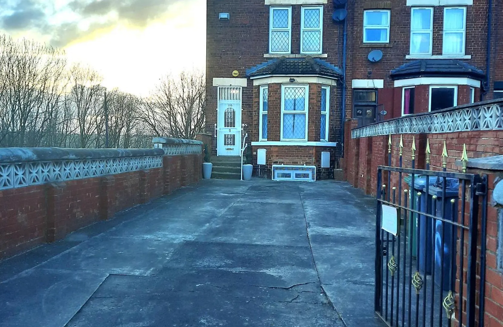 ليدز Home In Woodhouse, Leeds 0*,
